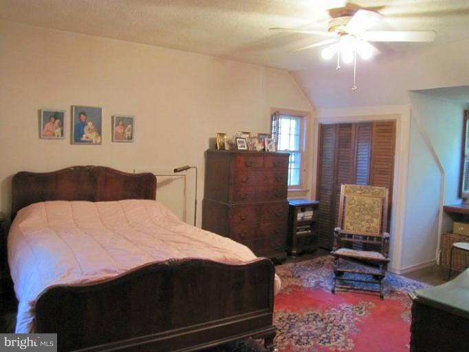 5931 Chesterbrook Road McLean, VA 22101 - Photo 14 of 15 Bath (Master)