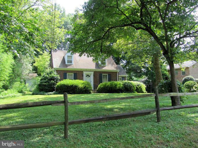 5931 Chesterbrook Road McLean, VA 22101 - Photo 8 of 15 Exterior (Front)