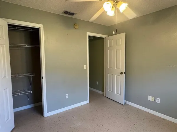 $1,950 | 5435 Tangerine Drive, Zephyrhills, FL 33542