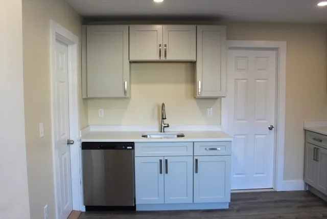 $2,500 | 78 Endicott Street, Unit 1L, Peabody, MA 01960