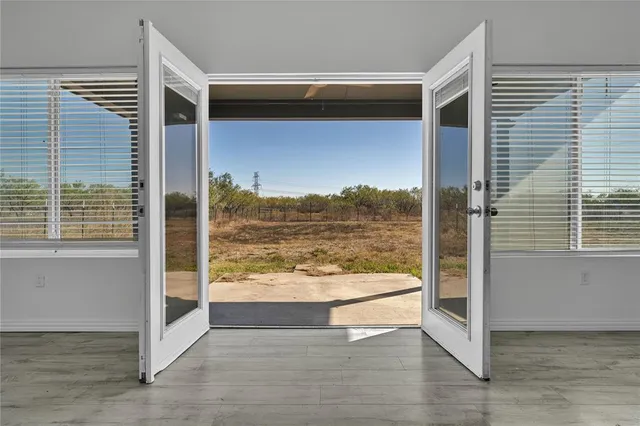 $900,000 | 9268 Norrell Road, Venus, TX 76084