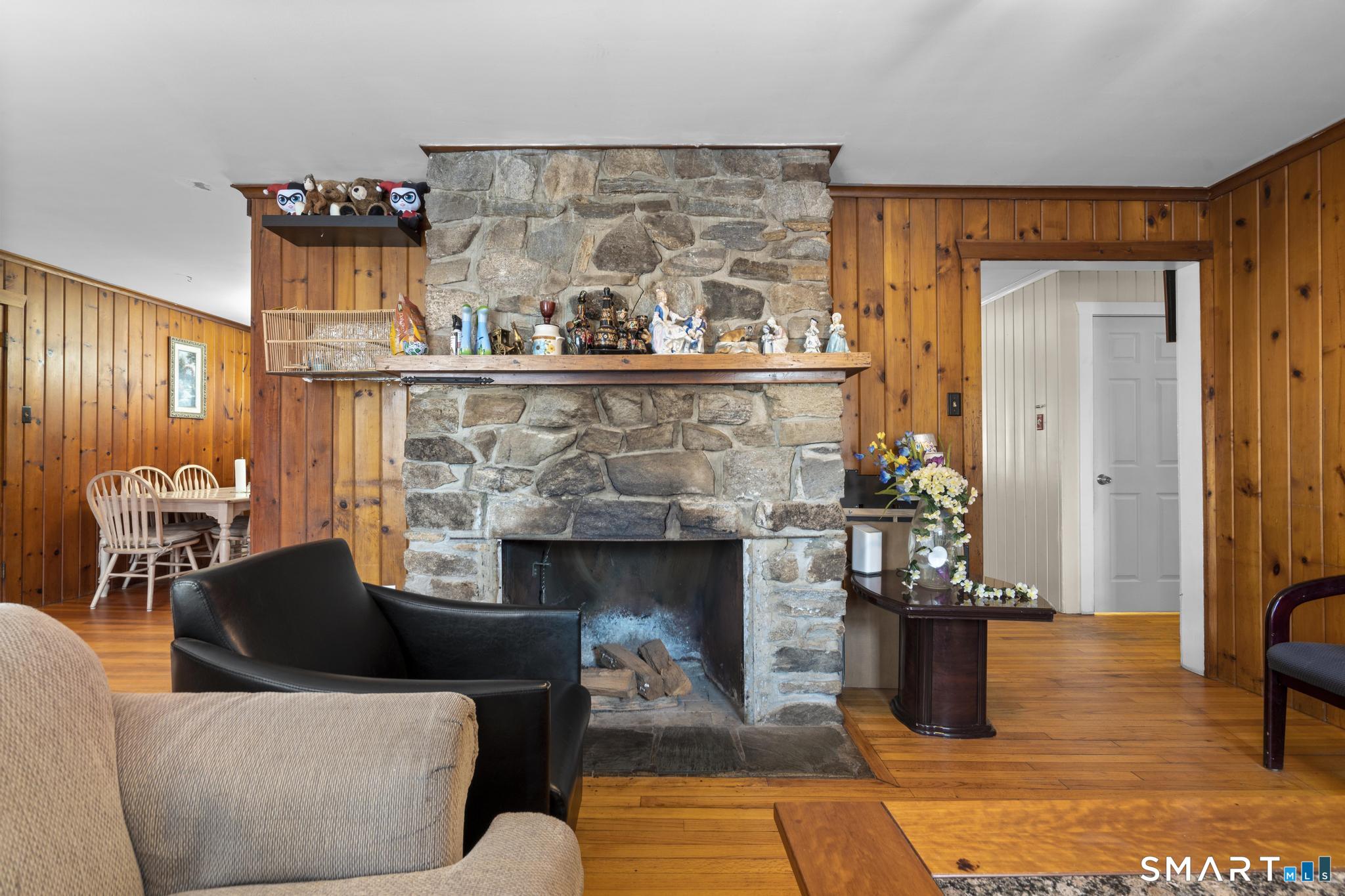 334 Oxford Road Oxford, CT 06478 - Photo 11 of 32