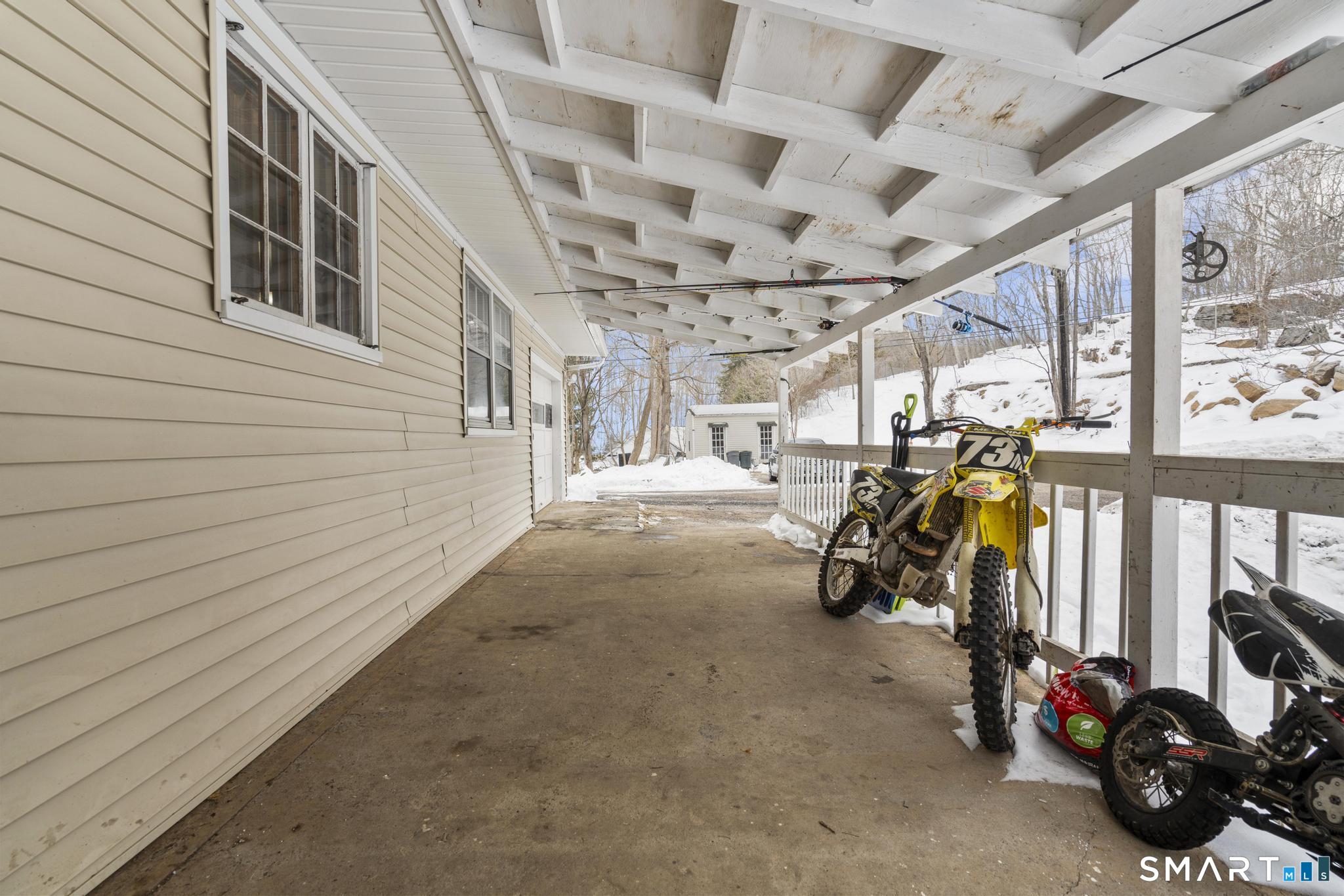 334 Oxford Road Oxford, CT 06478 - Photo 6 of 32