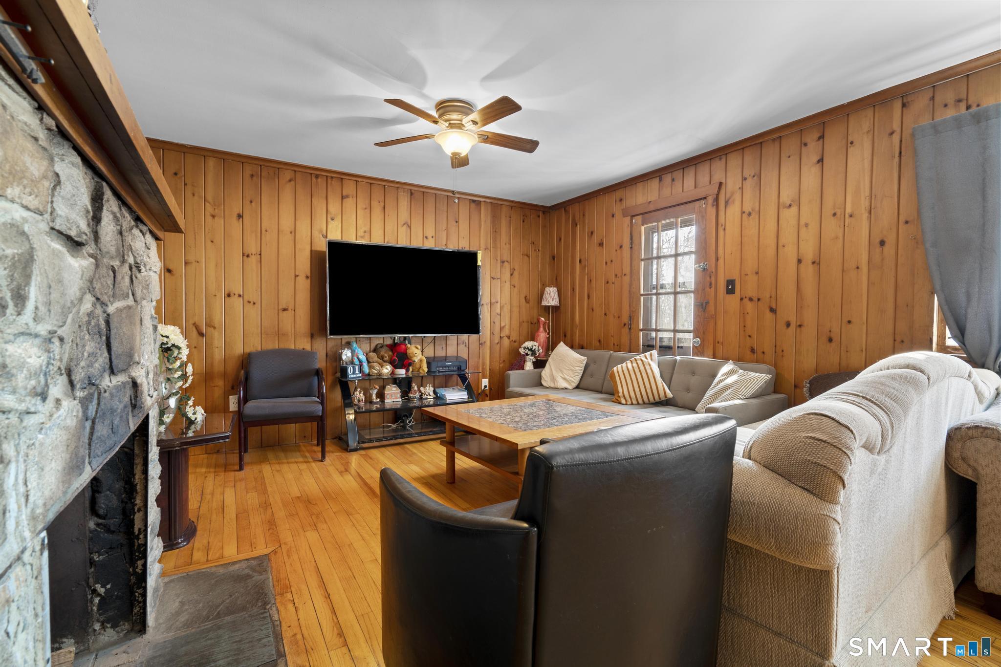 334 Oxford Road Oxford, CT 06478 - Photo 9 of 32