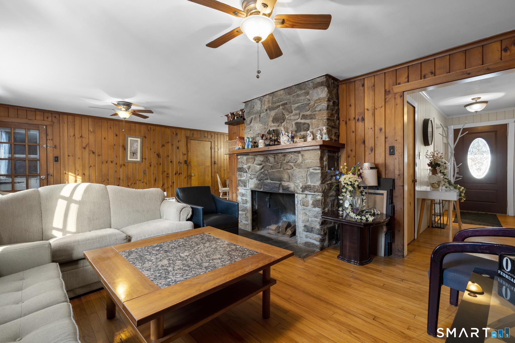 334 Oxford Road Oxford, CT 06478 - Photo 10 of 32