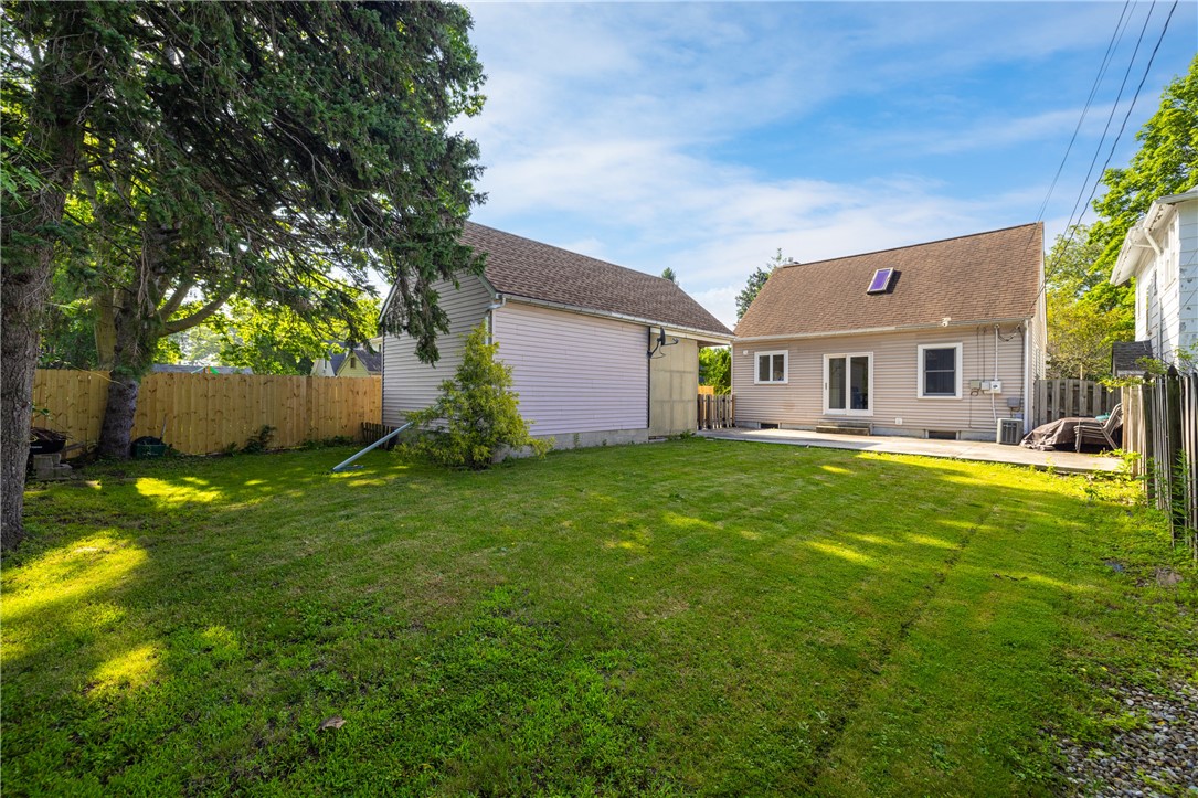 910 Whitlock Road Irondequoit, NY 14609 - Photo 2 of 21