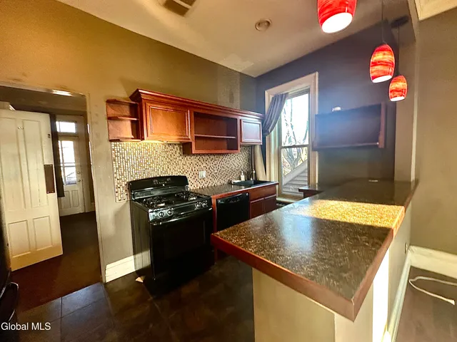 $379,900 | 385 Washington Avenue, Albany, NY 12206