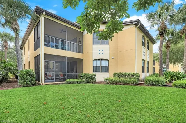 $439,000 | 178 Vintage Circle, Unit M202, Naples, FL 34119