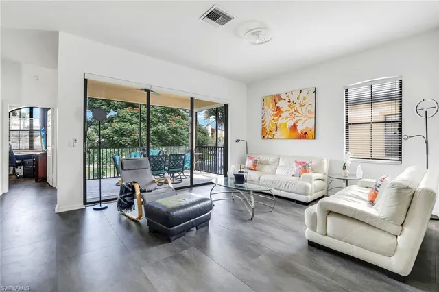 $439,000 | 178 Vintage Circle, Unit M202, Naples, FL 34119