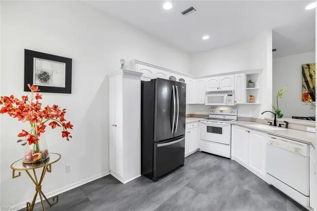 $439,000 | 178 Vintage Circle, Unit M202, Naples, FL 34119