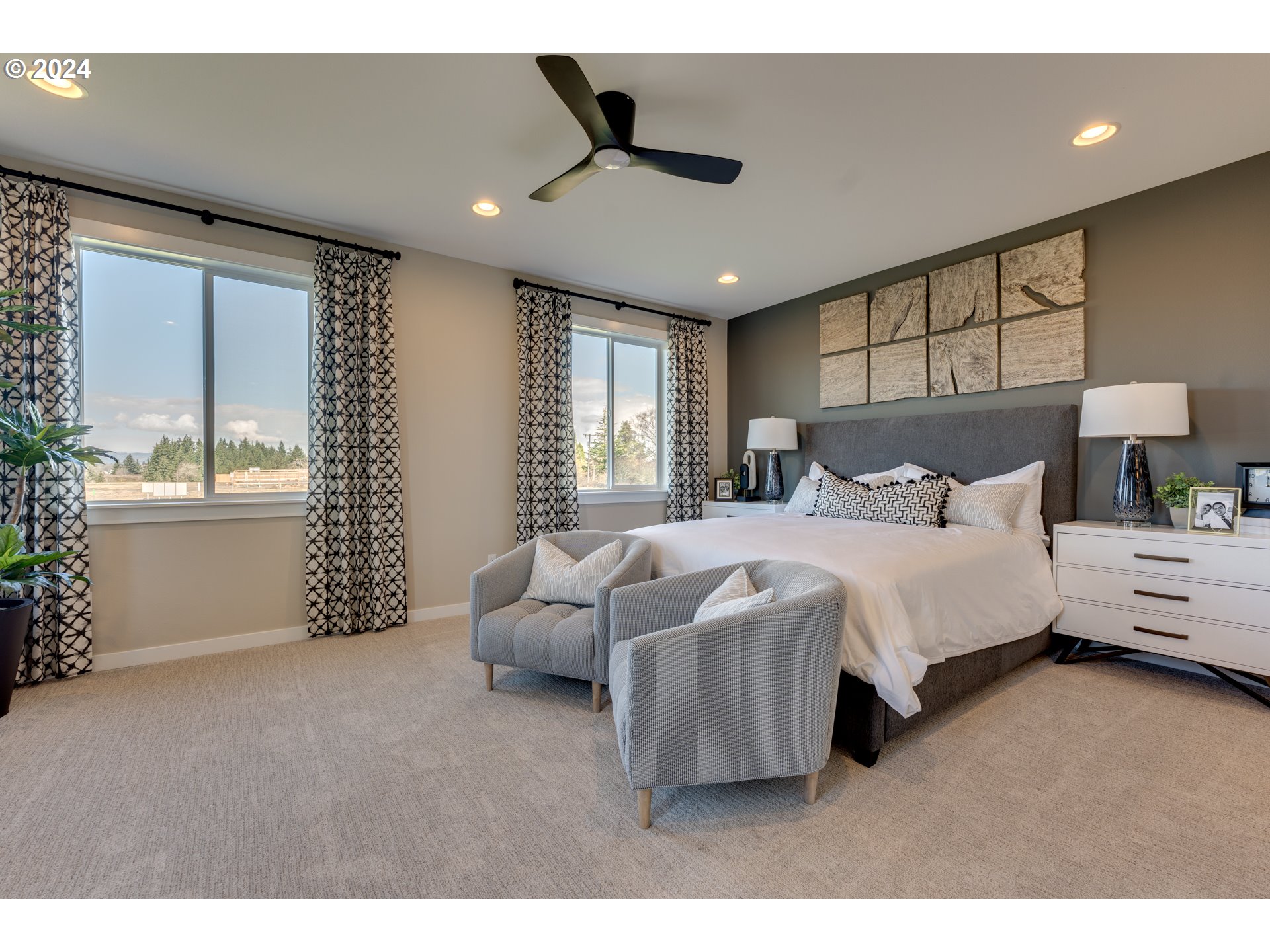 842 Northwest 178th Street Ridgefield, WA 98642 - Photo 20 of 46 a bedroom with bed and window