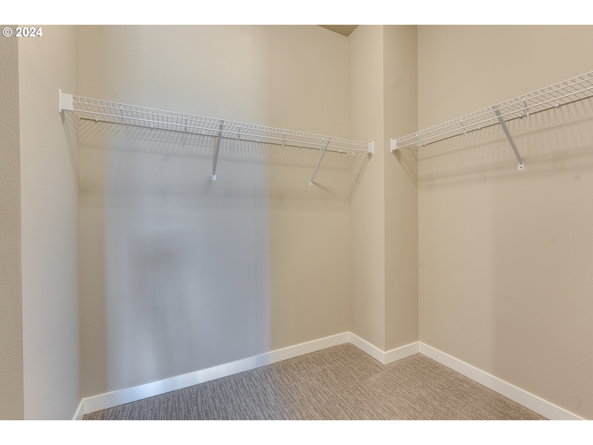 842 Northwest 178th Street Ridgefield, WA 98642 - Photo 26 of 46 a view of an empty walk in closet