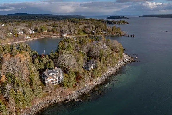 $8,000,000 | 13 Smallidge Point Road, Mount Desert, ME 04662