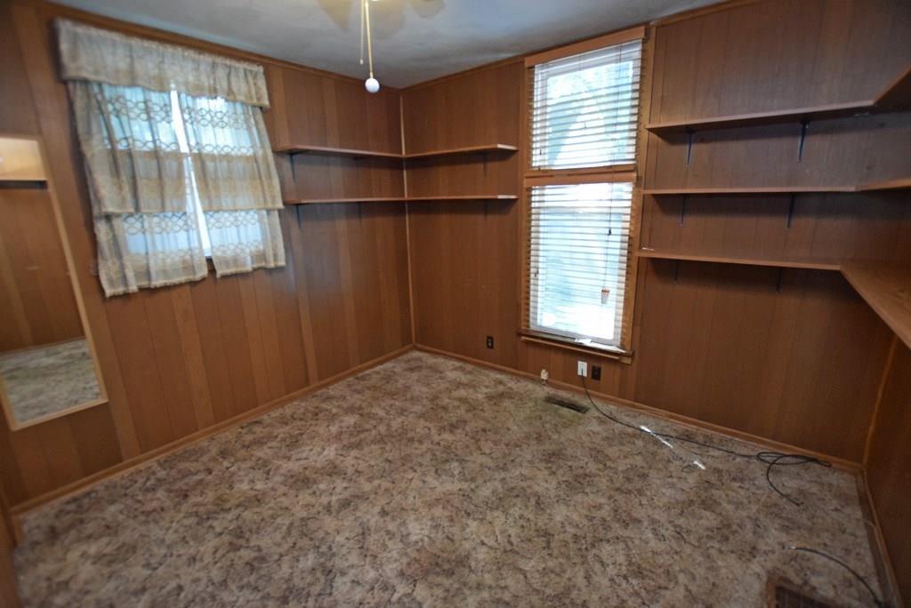 335 South Pendleton Avenue Pendleton, IN 46064 - Photo 11 of 26