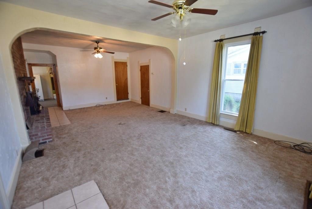 335 South Pendleton Avenue Pendleton, IN 46064 - Photo 4 of 26