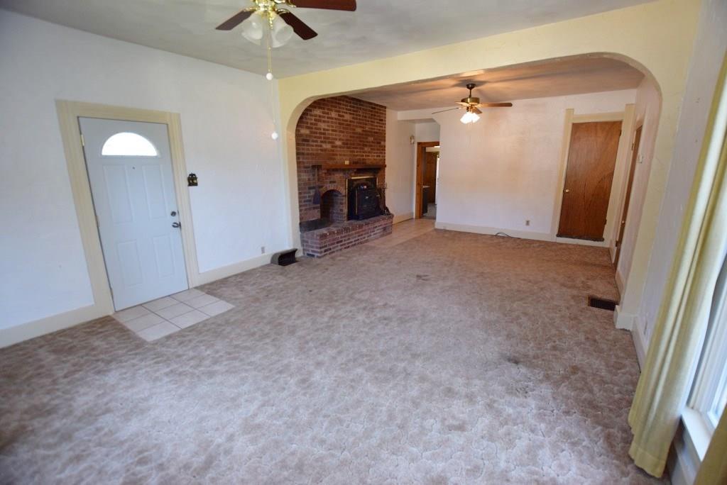 335 South Pendleton Avenue Pendleton, IN 46064 - Photo 5 of 26
