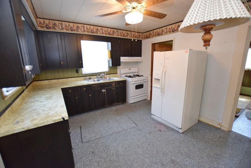 335 South Pendleton Avenue Pendleton, IN 46064 - Photo 6 of 26