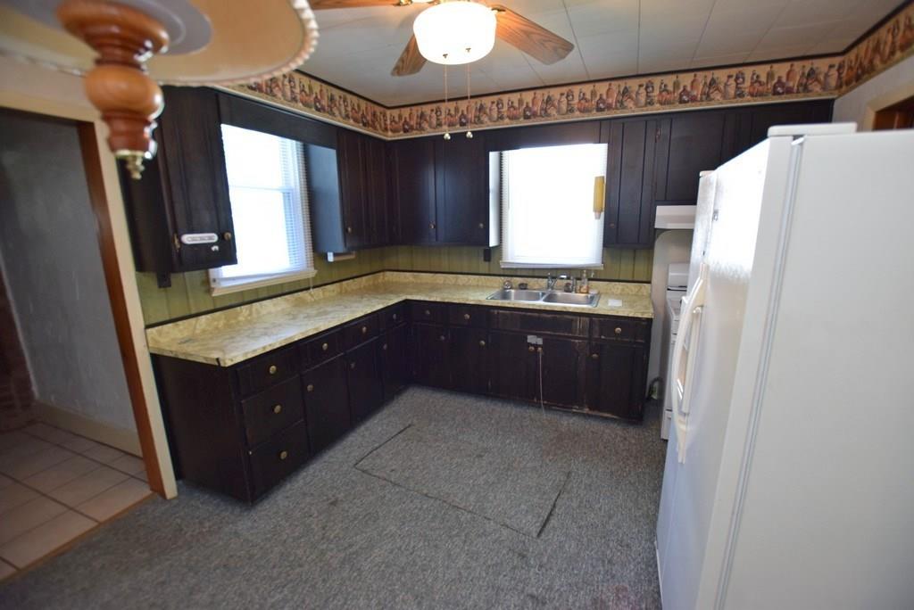 335 South Pendleton Avenue Pendleton, IN 46064 - Photo 7 of 26