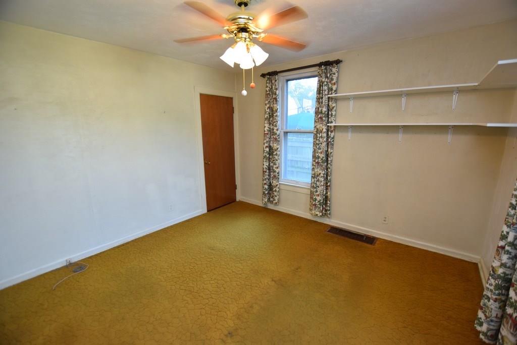 335 South Pendleton Avenue Pendleton, IN 46064 - Photo 10 of 26
