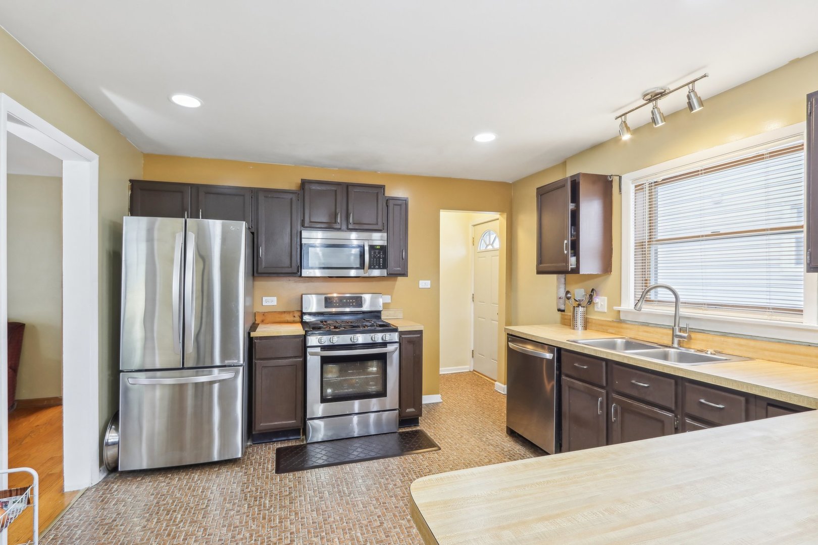 5800 Prospect Avenue Berkeley, IL 60163 - Photo 13 of 37