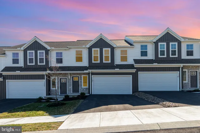 $1,995 | 7843 Briarwood Drive, Harrisburg, PA 17112