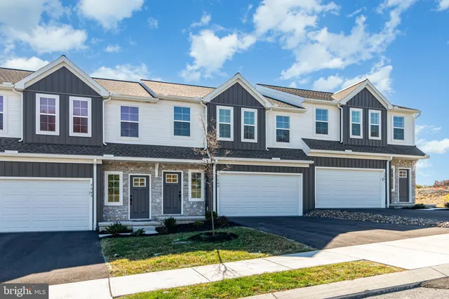 $1,995 | 7843 Briarwood Drive, Harrisburg, PA 17112