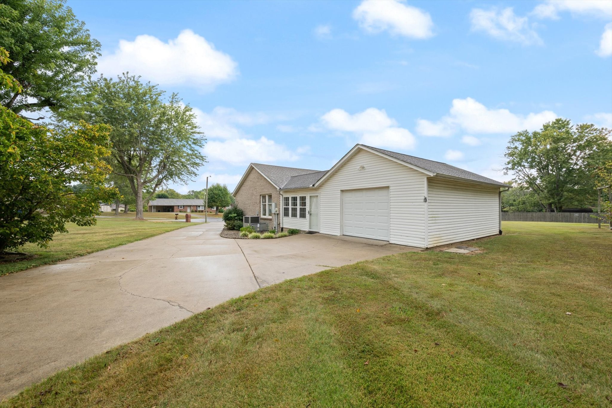 106 Lee Drive Springfield, TN 37172 - Photo 4 of 25 a view of backyard of house and garage