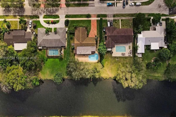 $7,450 | 9261 Southwest 85th Street, Miami, FL 33173