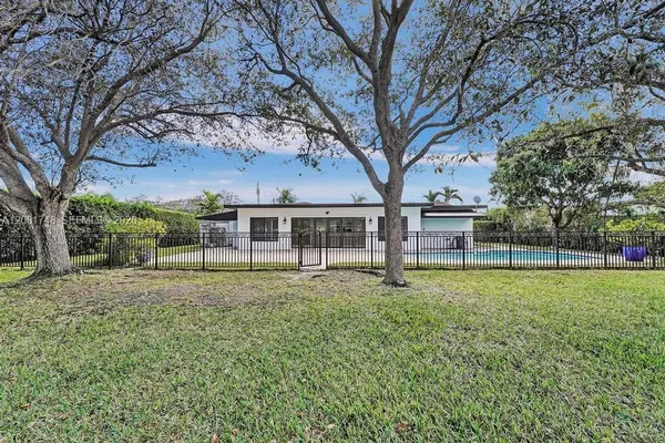 $7,450 | 9261 Southwest 85th Street, Miami, FL 33173