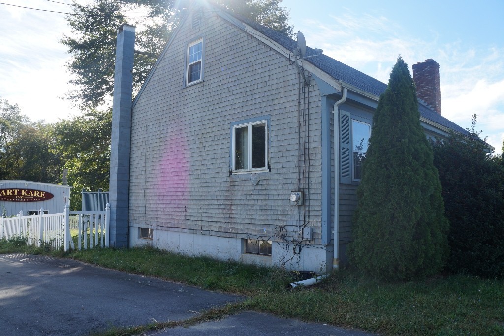 12 Middleboro Road Freetown, MA 02717 - Photo 3 of 13 Gallery Image 3