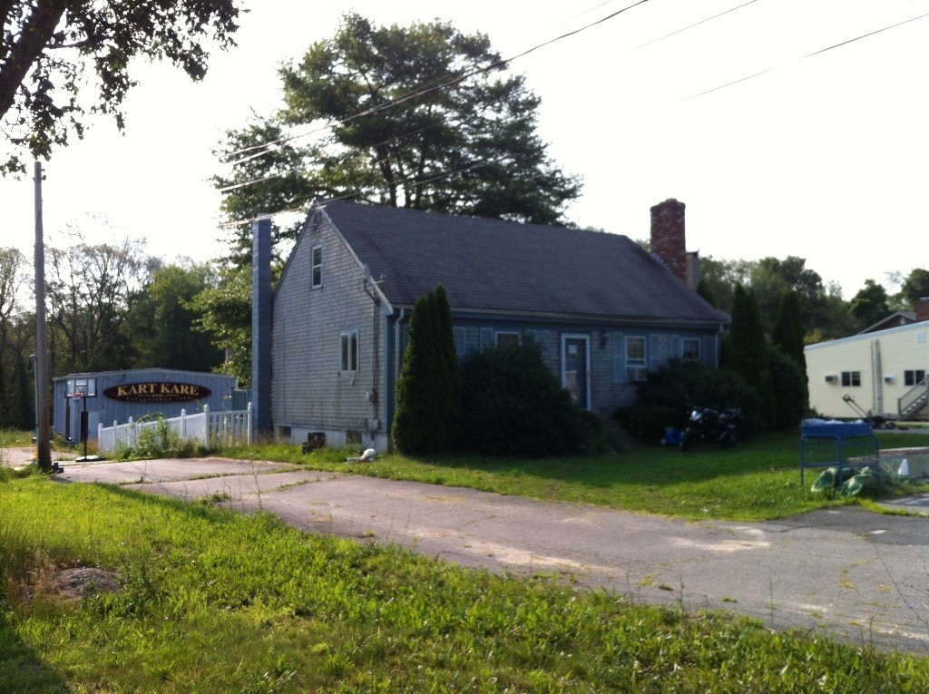 12 Middleboro Road Freetown, MA 02717 - Photo 4 of 13 Gallery Image 4