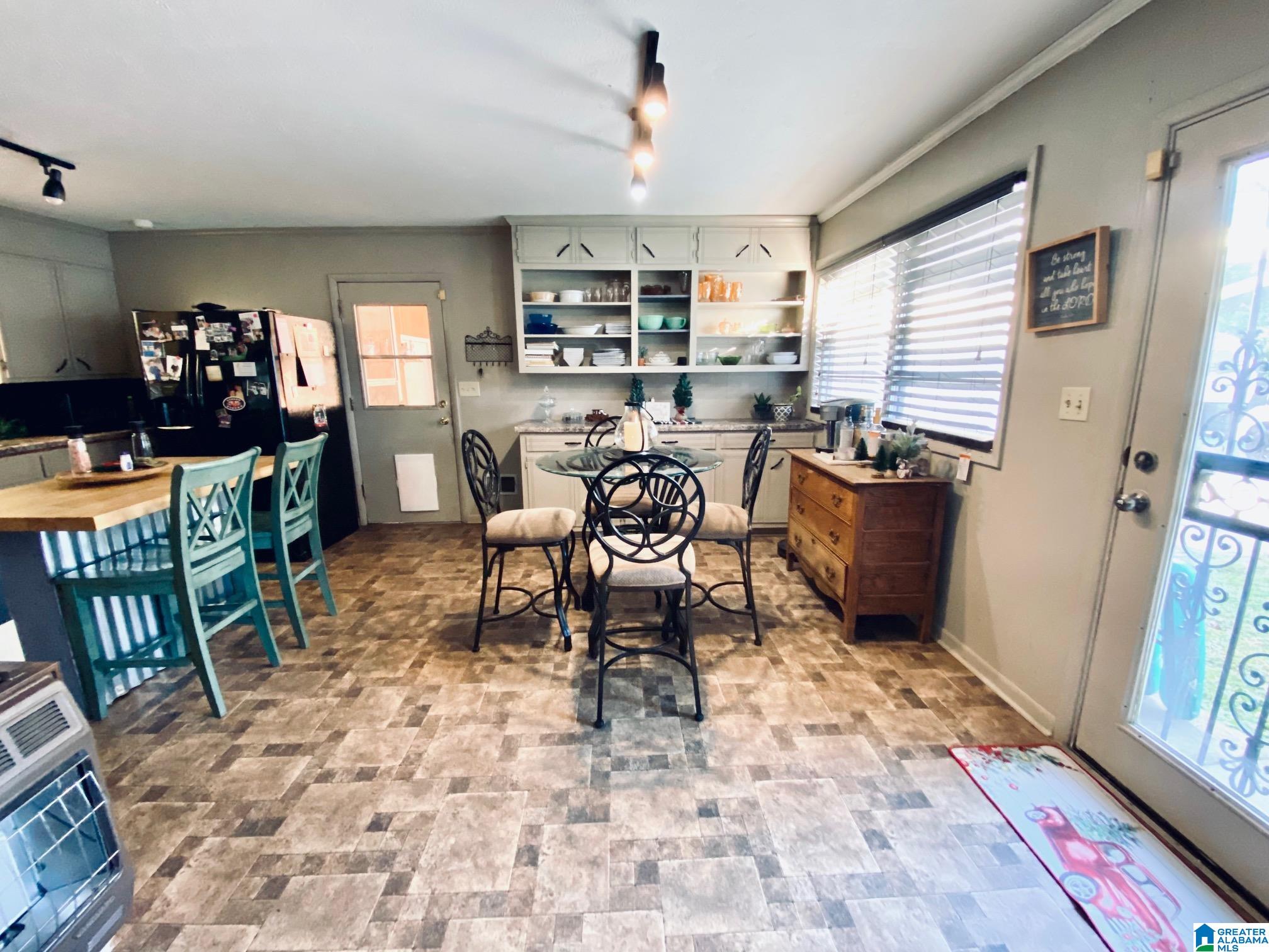1303 Robertson Road Anniston, AL 36207 - Photo 14 of 29