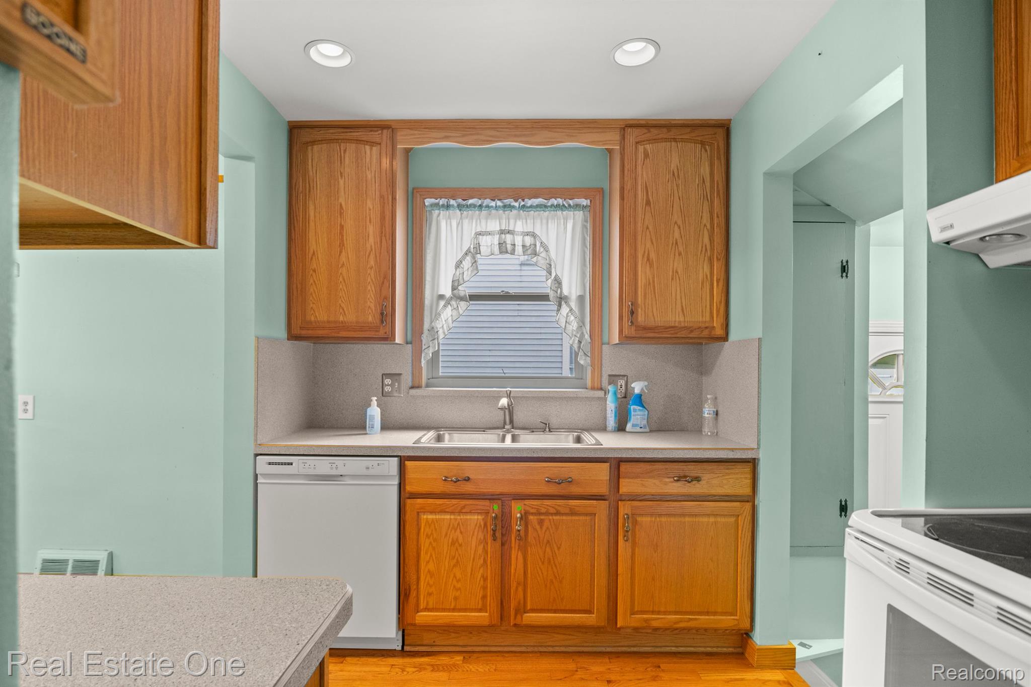 18035 Reed Street Melvindale, MI 48122 - Photo 15 of 37 Gallery Image 15