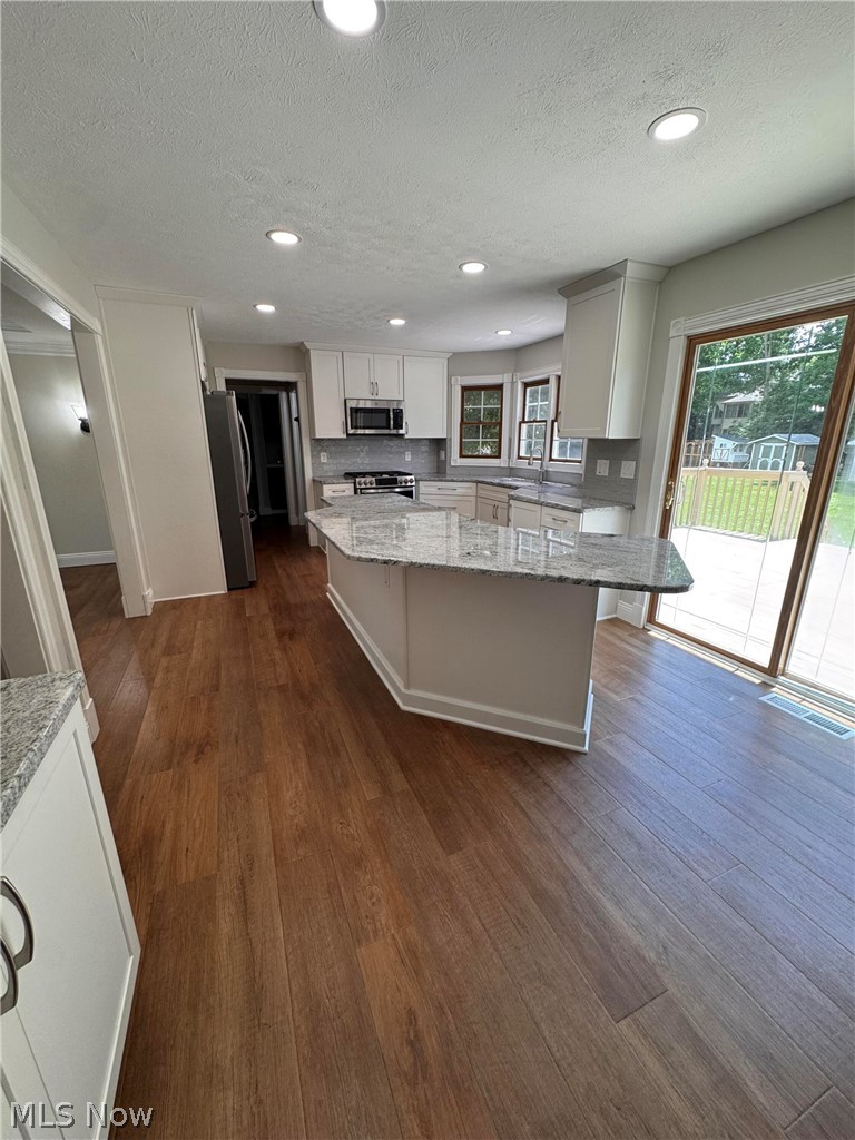 4764 Young Road Stow, OH 44224 - Photo 3 of 24