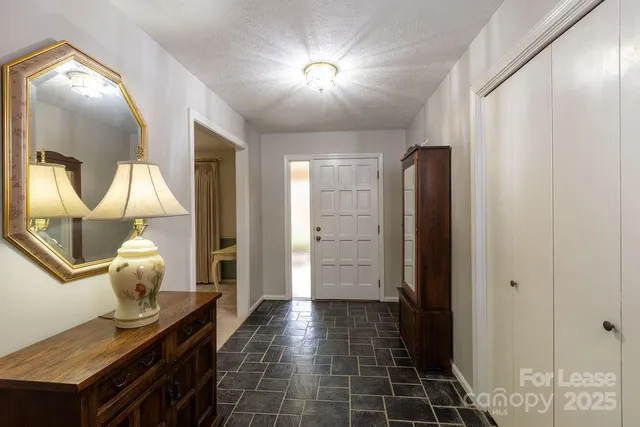 $2,995 | 102 Arbor Lane, Hendersonville, NC 28791