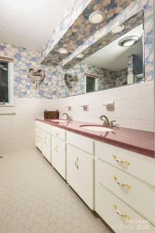 $2,995 | 102 Arbor Lane, Hendersonville, NC 28791