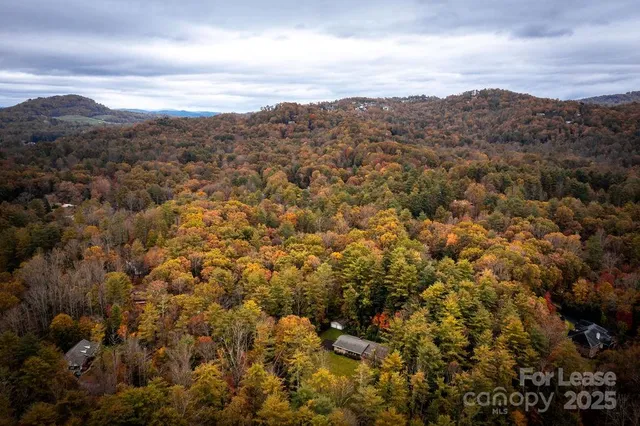 $2,995 | 102 Arbor Lane, Hendersonville, NC 28791