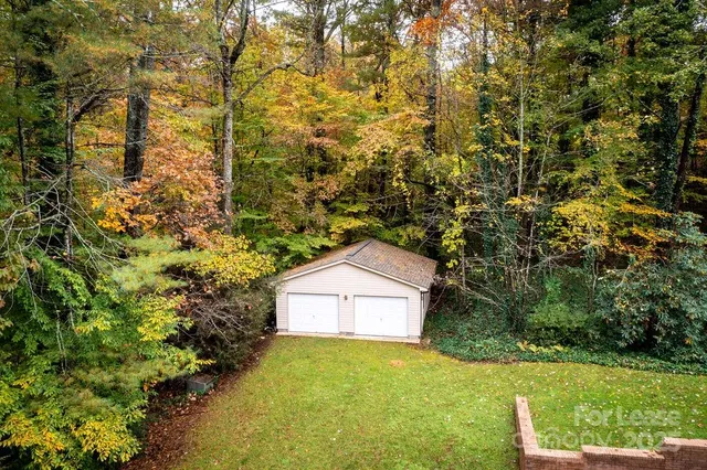 $2,995 | 102 Arbor Lane, Hendersonville, NC 28791