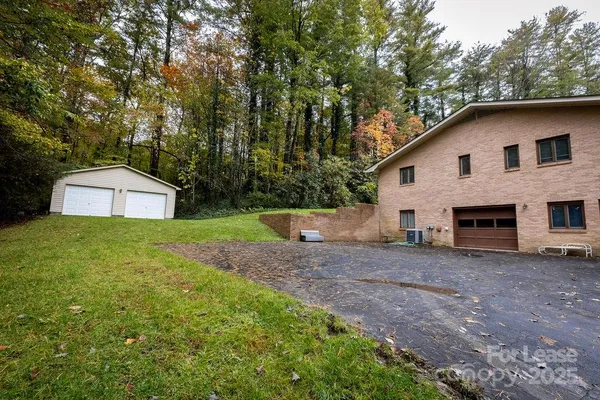 $2,995 | 102 Arbor Lane, Hendersonville, NC 28791