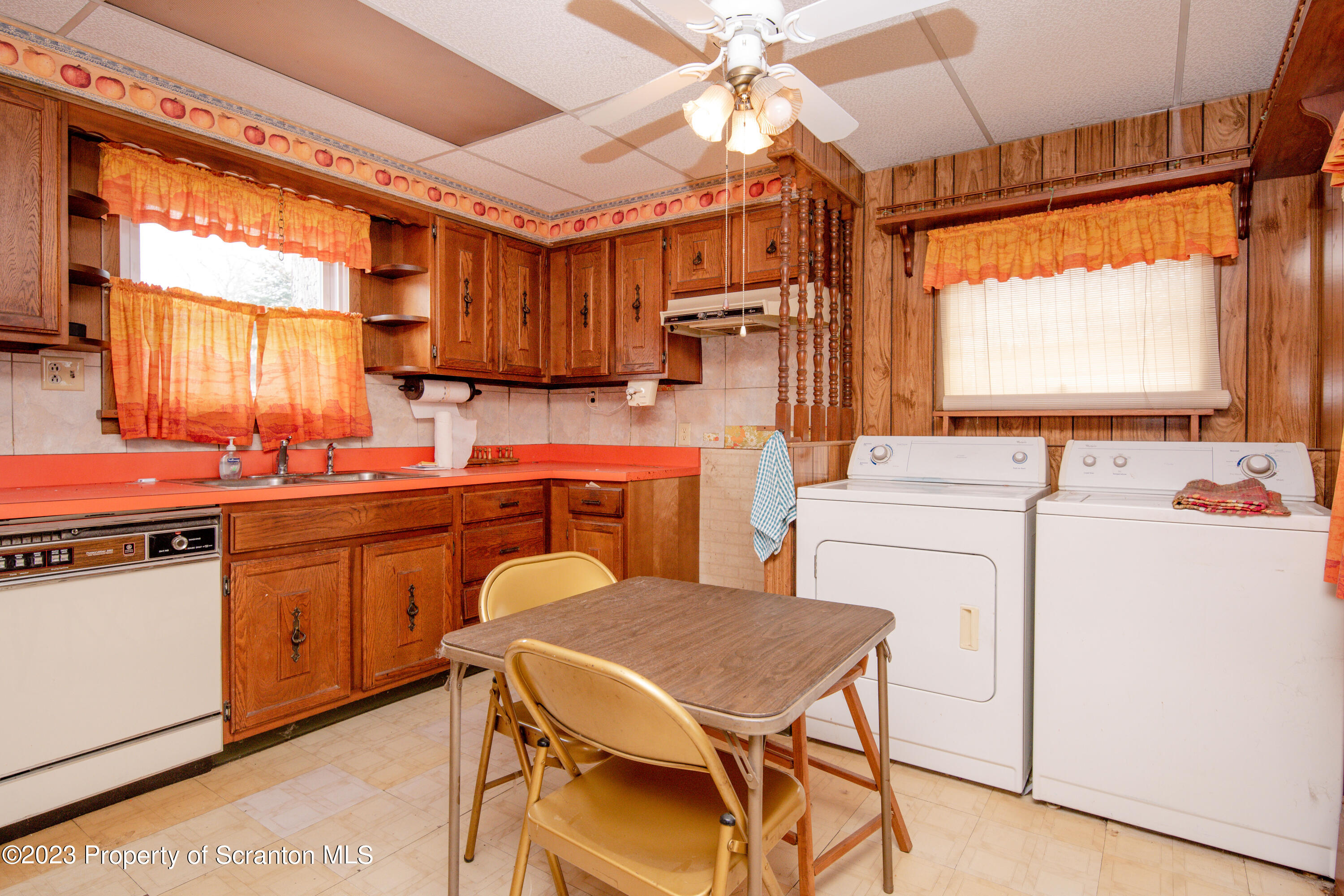 1119 Springbrook Avenue Moosic, PA 18507 - Photo 11 of 22 810_5922