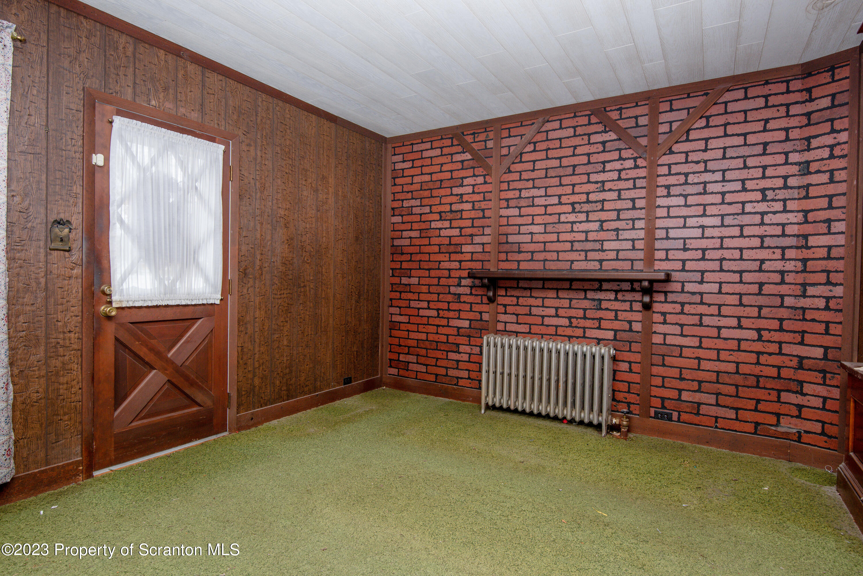 1119 Springbrook Avenue Moosic, PA 18507 - Photo 8 of 22 810_5910