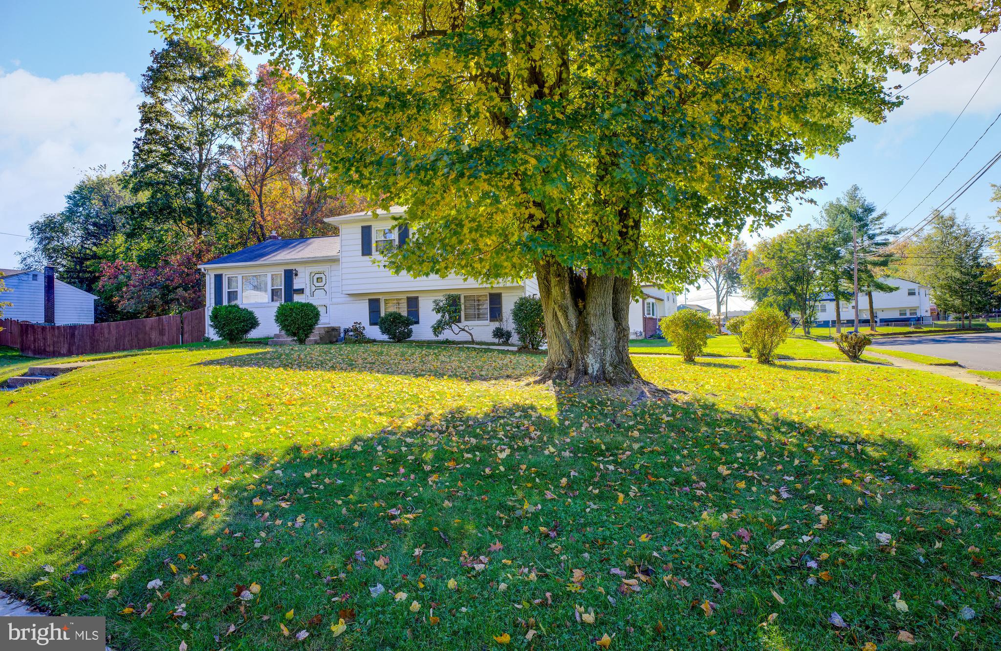 53 Hilton Road Mount Holly, NJ 08060 - Photo 3 of 28 Front of House