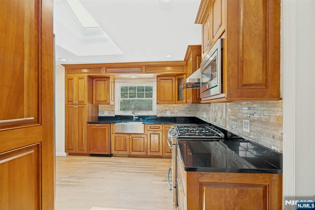 615 Maze Road River Vale, NJ 07675 - Photo 9 of 29
