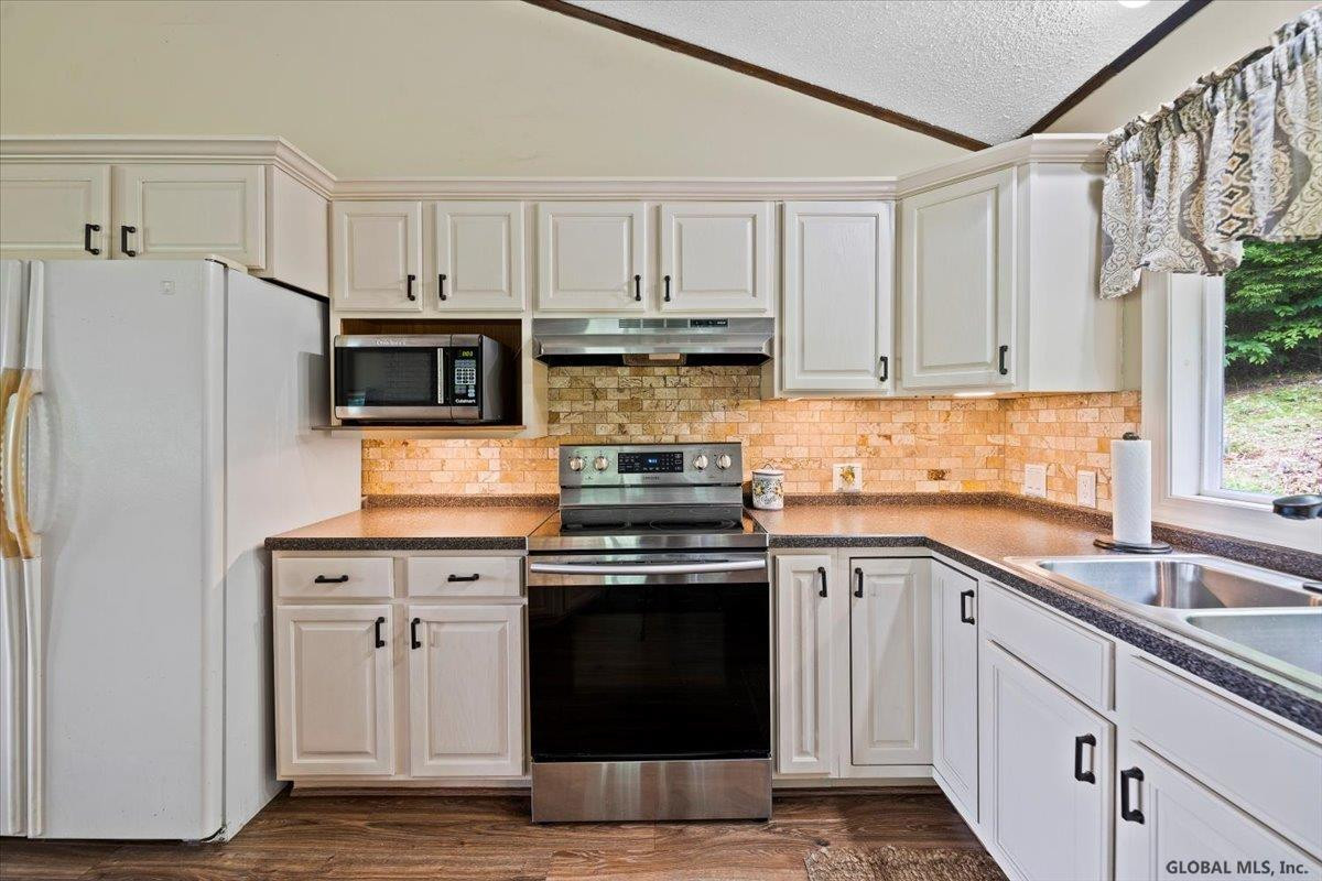 147 Greene Road Greenfield, NY 12833 - Photo 12 of 43 Photo 12