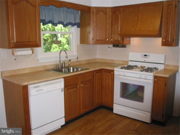 4 Everington Road Marlton, NJ 08053 - Photo 2 of 21 Kitchen