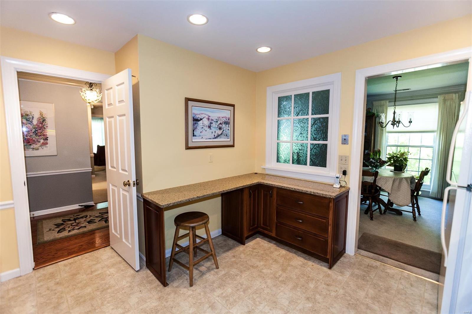 10 Jefferson Road, Unit 2D Webster Groves, MO 63119 - Photo 11 of 17 Gallery Image 11