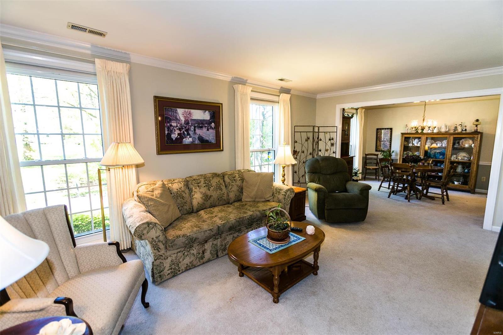 10 Jefferson Road, Unit 2D Webster Groves, MO 63119 - Photo 8 of 17 Gallery Image 8