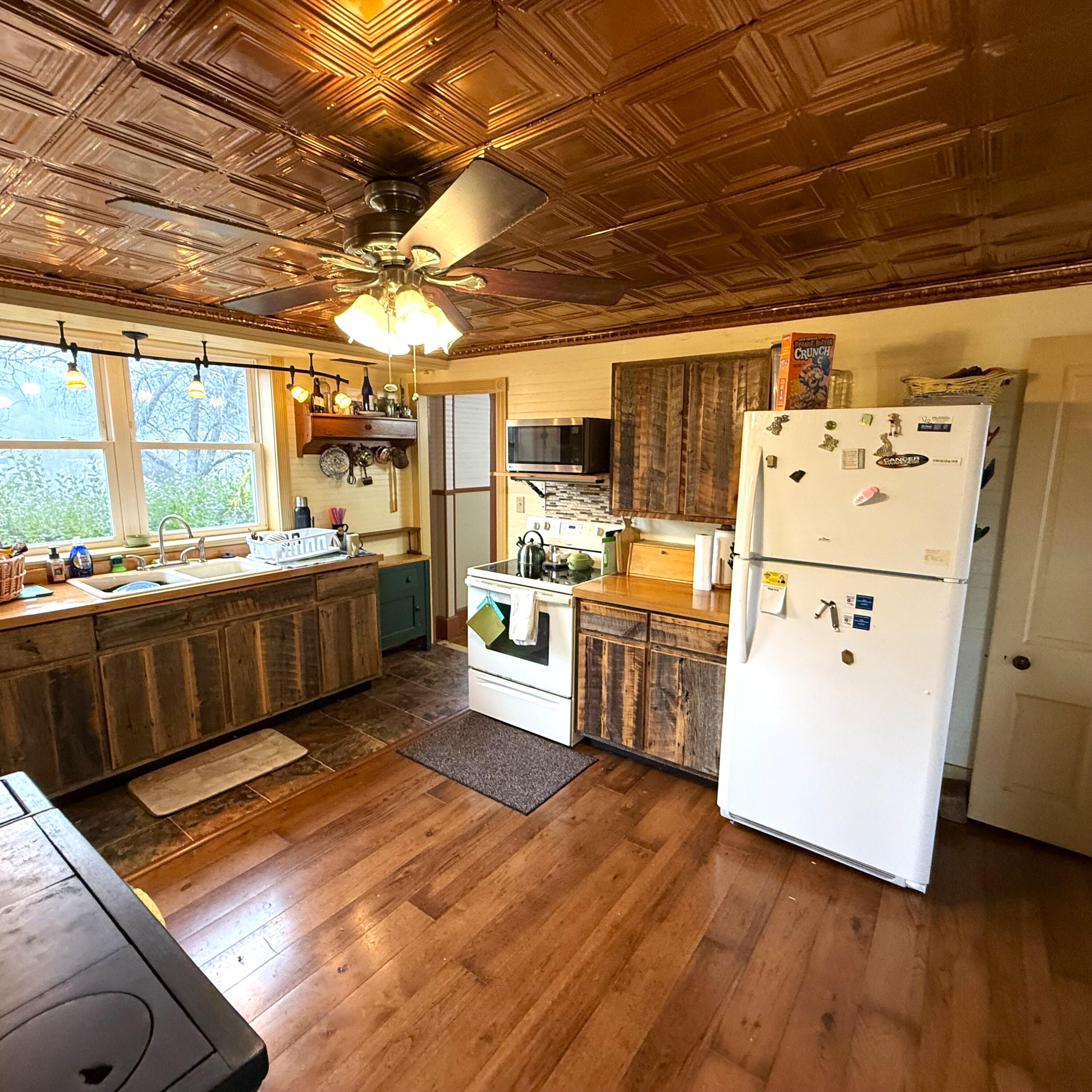 462 Edray Road Marlinton, WV 24954 - Photo 10 of 57 Gallery Image 10