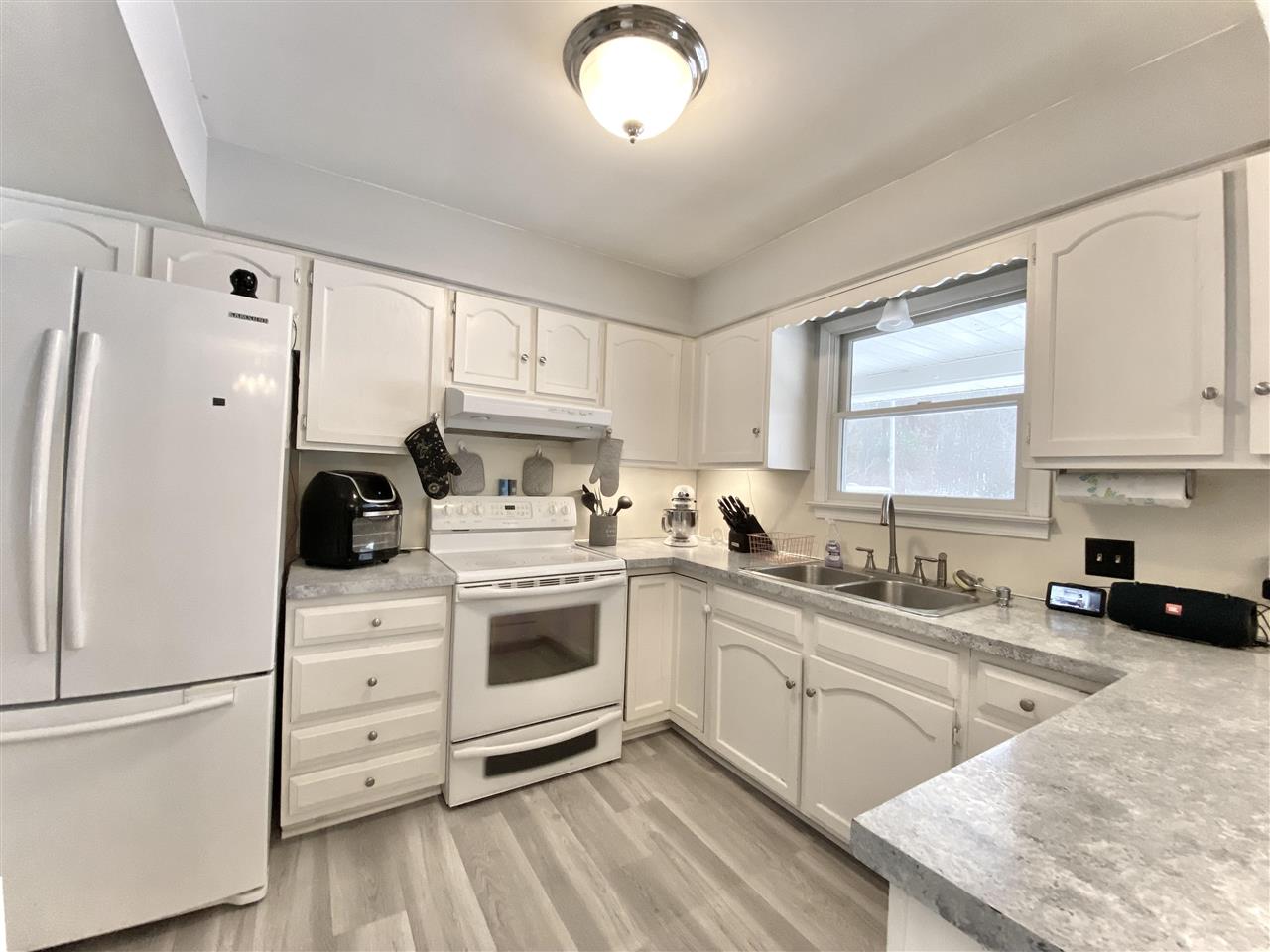 10048 West Mount Morris Road Flushing, MI 48433 - Photo 6 of 51 50063354-5.JPG