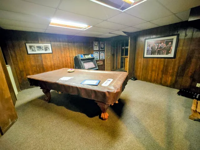 a view of house with garden space